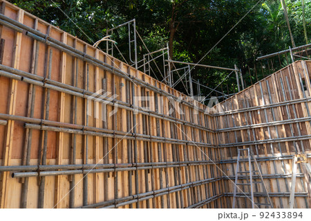 型枠 締固め 型枠 締固め 92433894