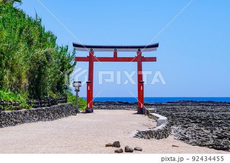 日南海岸に浮かぶ青島神社(宮崎県宮崎市) 日南海岸に浮かぶ青島神社(宮崎県宮崎市) 92434455