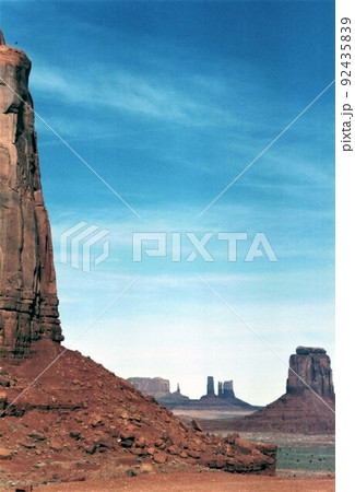 モニュメントバレーの風景 モニュメントバレーの風景 92435839