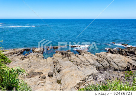 快晴の日南海岸きらめきライン「いるか岬」(宮崎県宮崎市) 快晴の日南海岸きらめきライン「いるか岬」(宮崎県宮崎市) 92436723