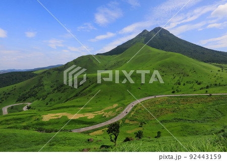 夏の由布岳 92443159