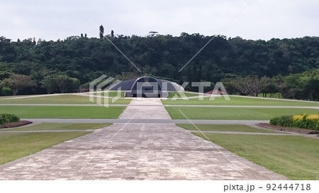 無人の平和祈念公園 92444718