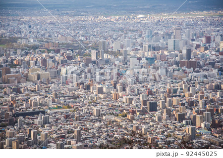 北海道・札幌・藻岩山からの札幌市街地の俯瞰図 92445025