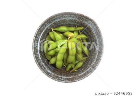 採れたての枝豆を茹でて食す 92446955