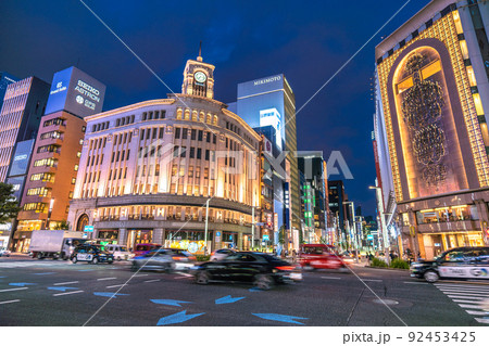 日本の東京都市景観 18万超全国過去最多。悪夢BA.5…東京初3万超。銀座には多くの人出＝7月21日 92453425