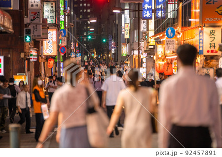 日本の東京都市景観 18万超全国過去最多。悪夢BA.5…東京初3万超。新橋の飲み屋街は…=7月21日 日本の東京都市景観 18万超全国過去最多。悪夢BA.5…東京初3万超。新橋の飲み屋街は…=7月21日 92457891