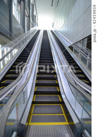 モダンオフィスエスカレータ モダンオフィスエスカレータ 92459939