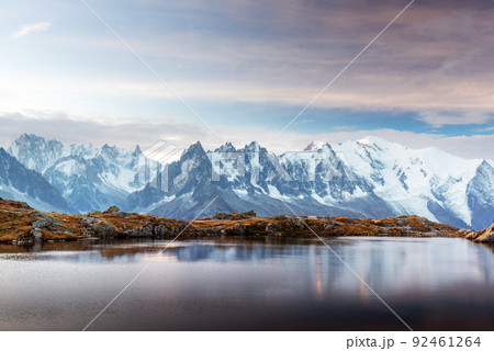 Sunny day on Lac Blanc lake in France Alps 92461264