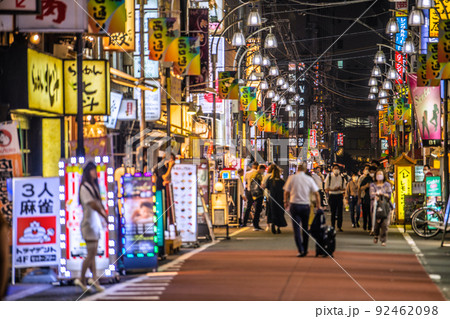 日本の東京都市景観 18万超全国過去最多。悪夢BA.5…東京初3万超。賑わう新橋西口通り=7月21日 日本の東京都市景観 18万超全国過去最多。悪夢BA.5…東京初3万超。賑わう新橋西口通り=7月21日 92462098