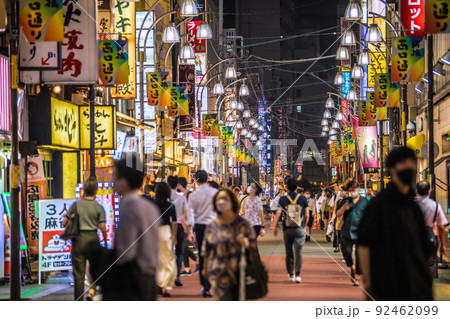 日本の東京都市景観 18万超全国過去最多。悪夢BA.5…東京初3万超。賑わう新橋西口通り=7月21日 日本の東京都市景観 18万超全国過去最多。悪夢BA.5…東京初3万超。賑わう新橋西口通り=7月21日 92462099