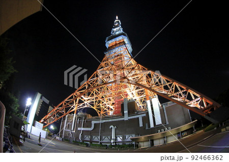 闇夜に佇む東京タワーとそのイルミネーション 闇夜に佇む東京タワーとそのイルミネーション 92466362
