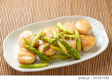 アスパラと帆立貝柱のバター醤油炒め。 92467506