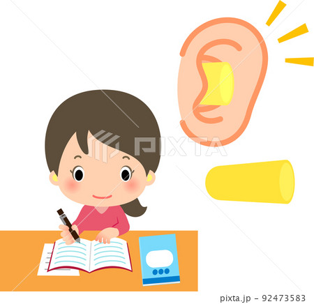 耳栓をして勉強する女性 耳栓をして勉強する女性 92473583