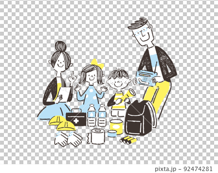 防災リュックの確認をする家族 92474281