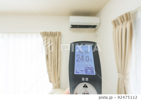 暖房を24度に設定する人のイメージ 92475112