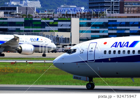 大阪国際空港 離着陸する旅客機 大阪国際空港 離着陸する旅客機 92475947