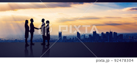 ビジネスと展望　バナー・広告向け横長ビジュアル 92478304