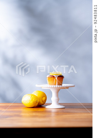 Homemade lemon cupcake. 92483811