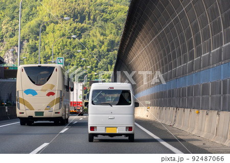 高速道路　走行イメージ　 92487066