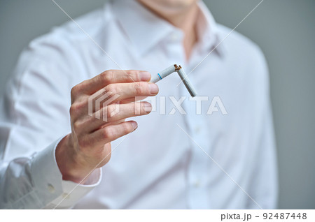 タバコ 禁煙 喫煙 92487448