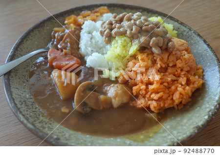 三色ライスの、納豆のせカレー 三色ライスの、納豆のせカレー 92488770