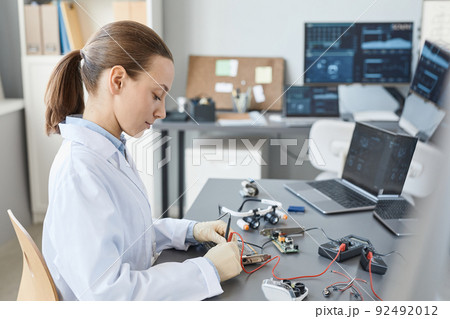 Woman Engineer in Laboratory Woman Engineer in Laboratory 92492012