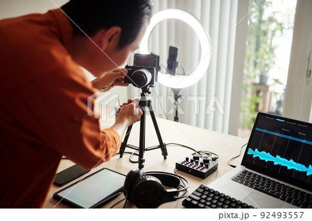 Blogger Setting Camera, Light and Microphone 92493557