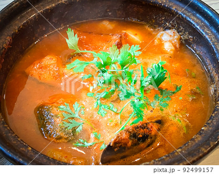 タイ料理・ゲーンソムタレー(シーフードのレッドカレー) タイ料理・ゲーンソムタレー(シーフードのレッドカレー) 92499157