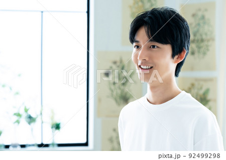 笑顔の男性 笑顔の男性 92499298