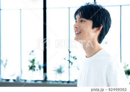 笑顔の男性 92499302