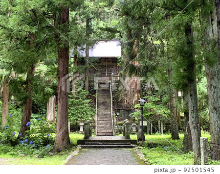 霜降宮細野諏訪神社（しもふりのみやほそのすわじんじゃ）長野県白馬村 92501545