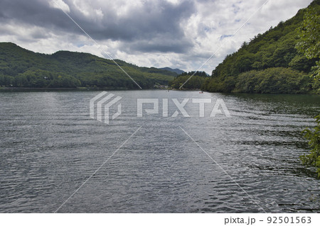 夏の木崎湖　長野県大町市 92501563