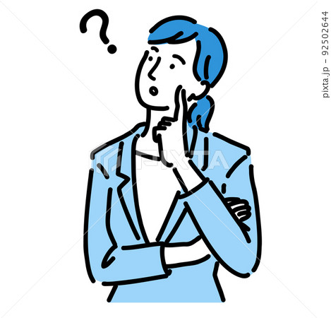 腕を組んで考えているスーツを着た女性 92502644