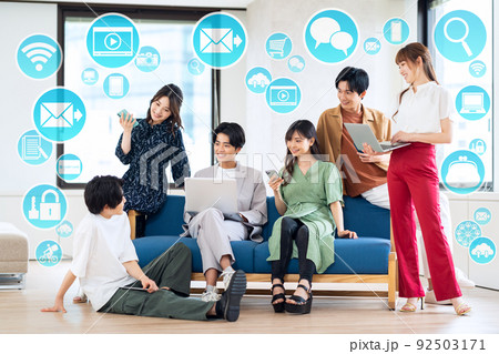 男女 Z世代 友達 大学生 シェアハウス CG iot SNS テクノロジー DX 男女 Z世代 友達 大学生 シェアハウス CG iot SNS テクノロジー DX 92503171