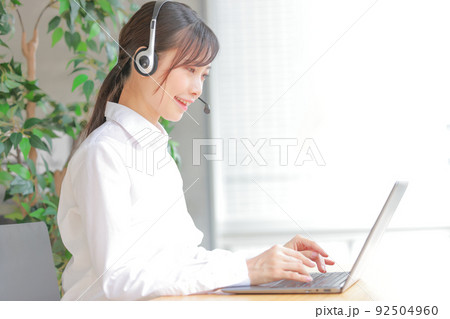 オペレータの横顔3 92504960