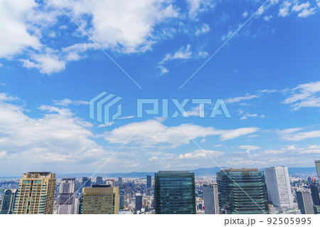 大阪中心街　梅田　都市風景【梅田スカイビルより】 92505995