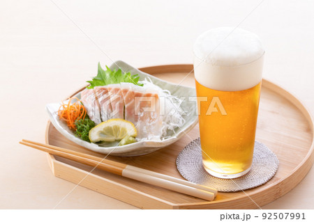 ビールと刺身 92507991