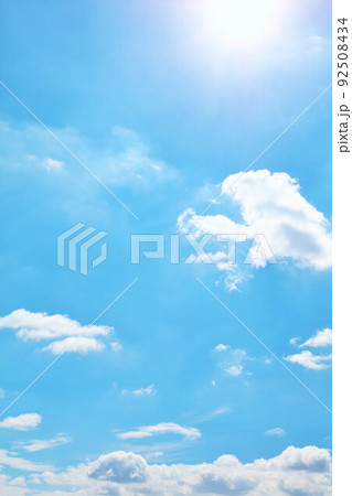 夏の青空と雲　そして太陽 92508434