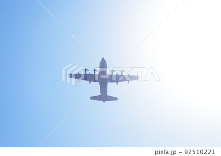 青空を飛行するKC130J 青空を飛行するKC130J 92510221