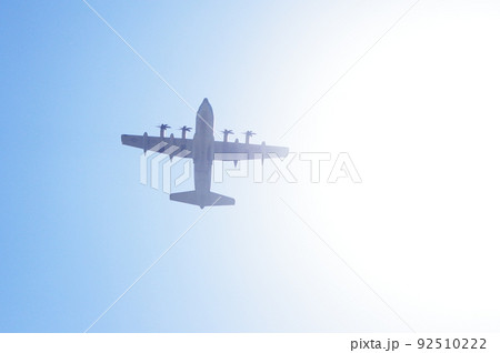 青空を飛行するKC130J 青空を飛行するKC130J 92510222