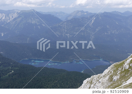 Famous lake Eibsee in Bavaria, Germany 92510909