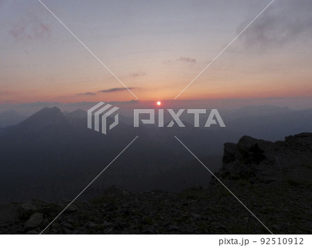 Sunset mountain panorma at Zugspitze mountain, Bavaria, Germany 92510912