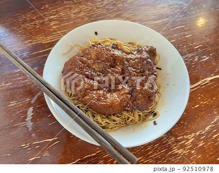 中国のローカル飯・カツ麺（大排面） 92510978