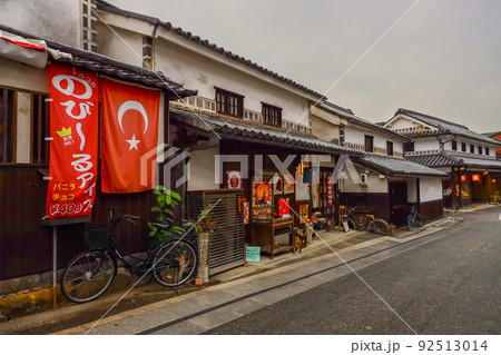 しっとり雨模様の倉敷市の美観地区の風情景 しっとり雨模様の倉敷市の美観地区の風情景 92513014