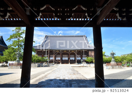 真宗高田派本山　専修寺(山門から御影堂を望む)　【三重県津市一身田町】 92513024
