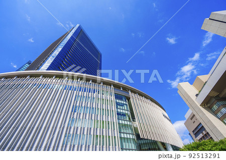 グランフロント大阪　JR大阪駅北口　夏の青空 92513291