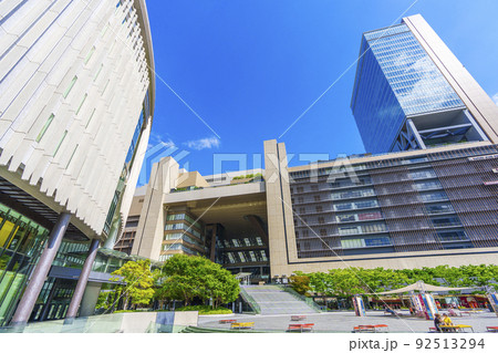 グランフロント大阪　JR大阪駅北口　夏の青空 92513294