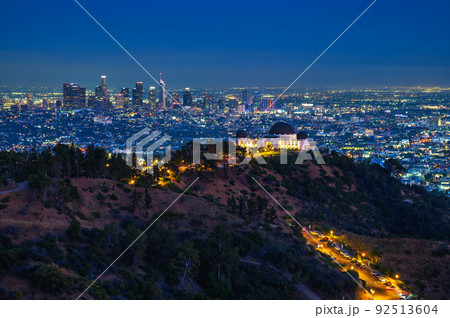 Griffith Observatory and Los Angeles skyline at night 92513604