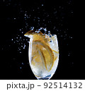 レモンサワー　冷んやり　飛沫 92514132