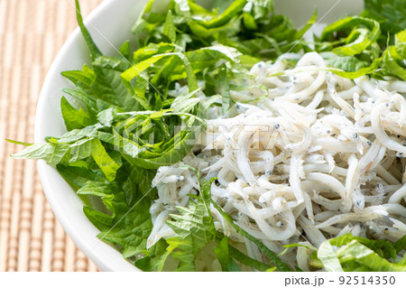 釜揚げしらす丼。 92514350